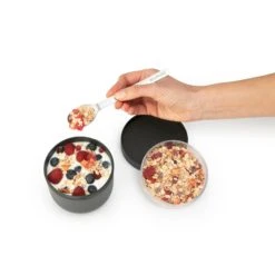 Brabantia Make En Take Yoghurtbeker 0,5 Liter Donkergrijs 12 Brabantia Make En Take Yoghurtbeker 0,5 Liter Donkergrijs -Keuken Gerelateerd 102 4180 4 1